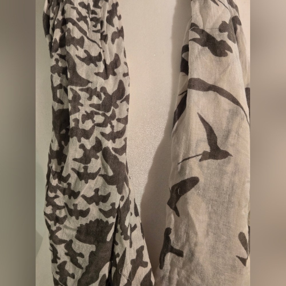 2 Chic★Abstract Bird Patterned Scarf - Picture 5 of 12
